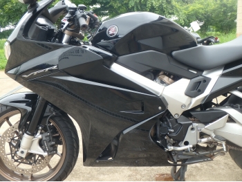     Honda VFR800F 2016  15