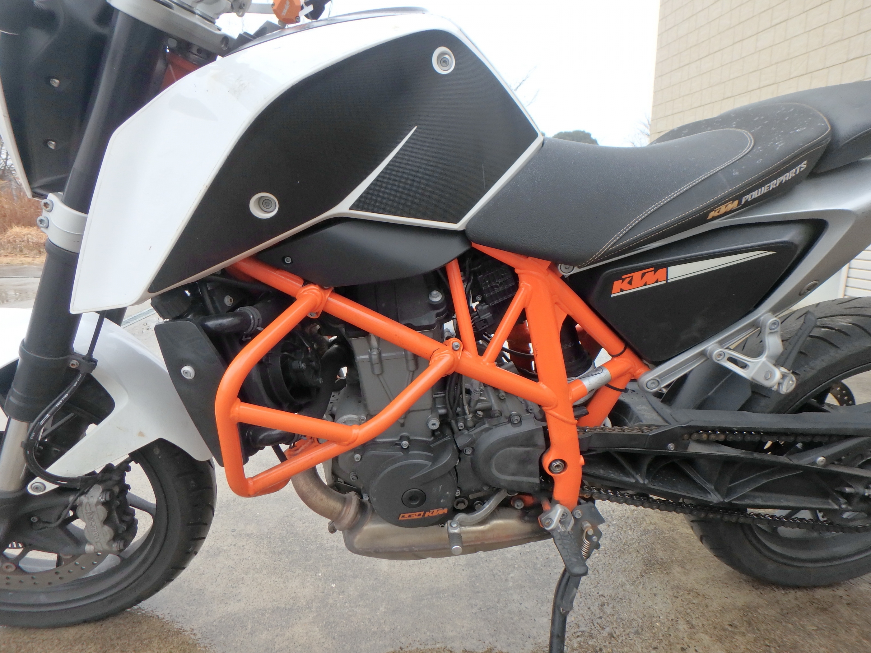 Купить мотоцикл KTM 690 Duke 2014 фото 15