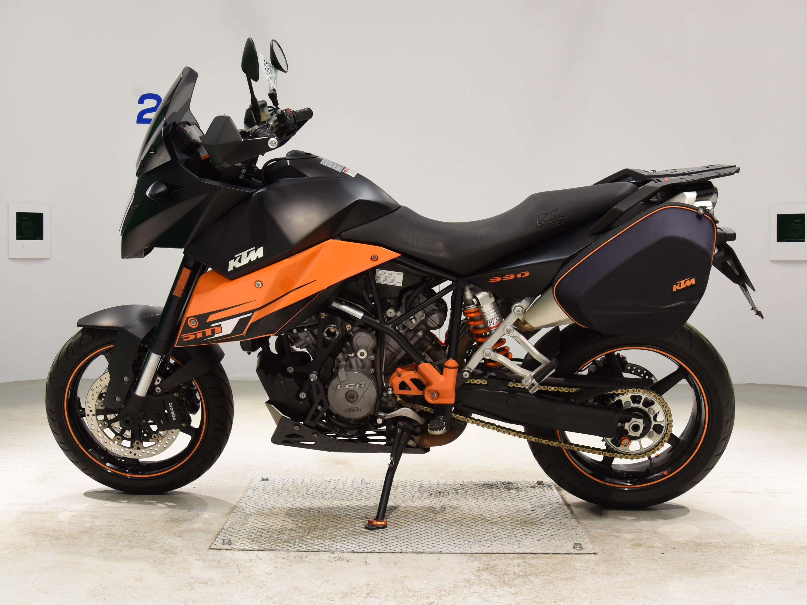 Купить мотоцикл KTM 990 Supermoto T 2010 фото 1