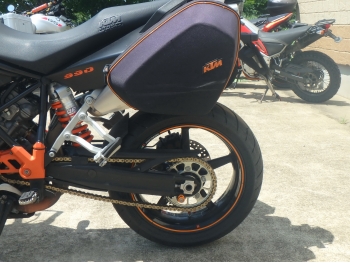     KTM 990 Supermoto T 2010  16