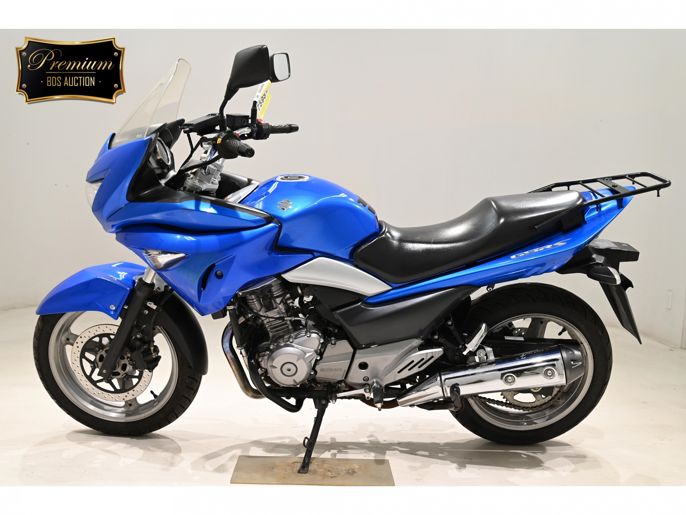 Купить мотоцикл Suzuki GSR250S 2018 фото 1