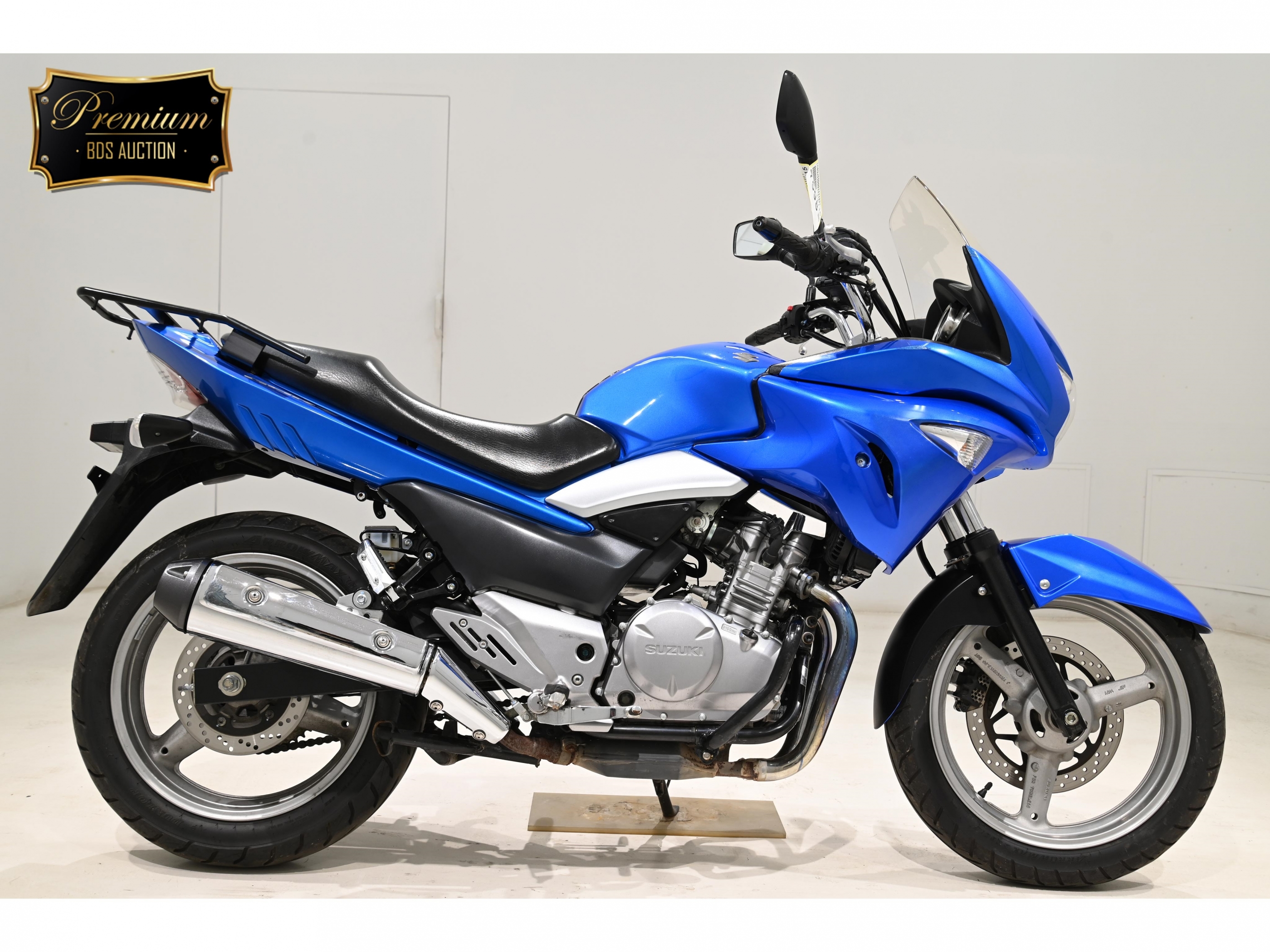 Купить мотоцикл Suzuki GSR250S 2018 фото 2
