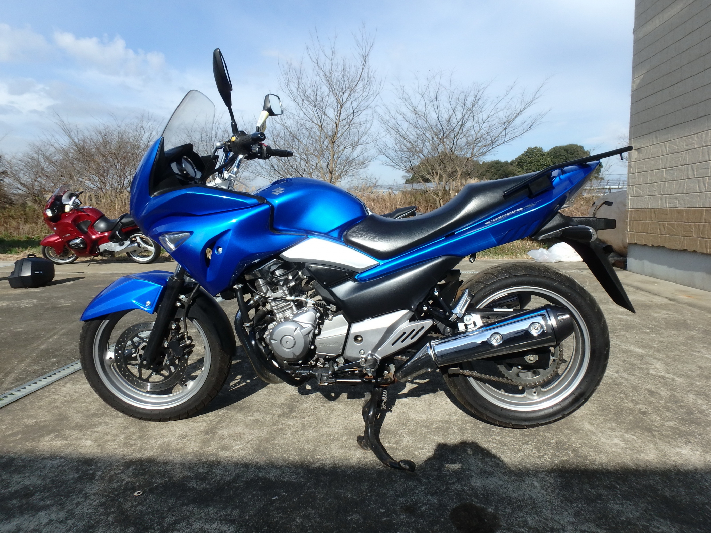 Купить мотоцикл Suzuki GSR250S 2018 фото 12
