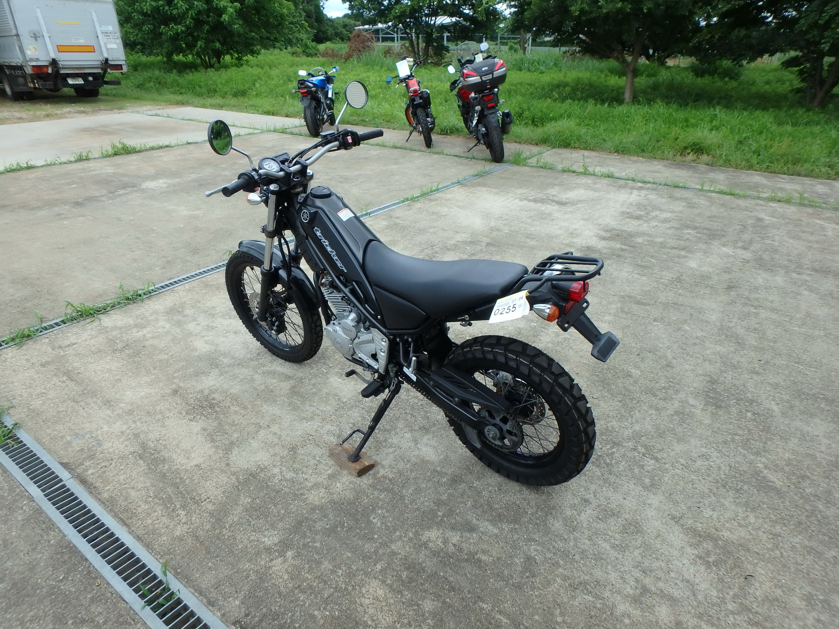 Купить мотоцикл Yamaha XG250 Tricker 2004 фото 11