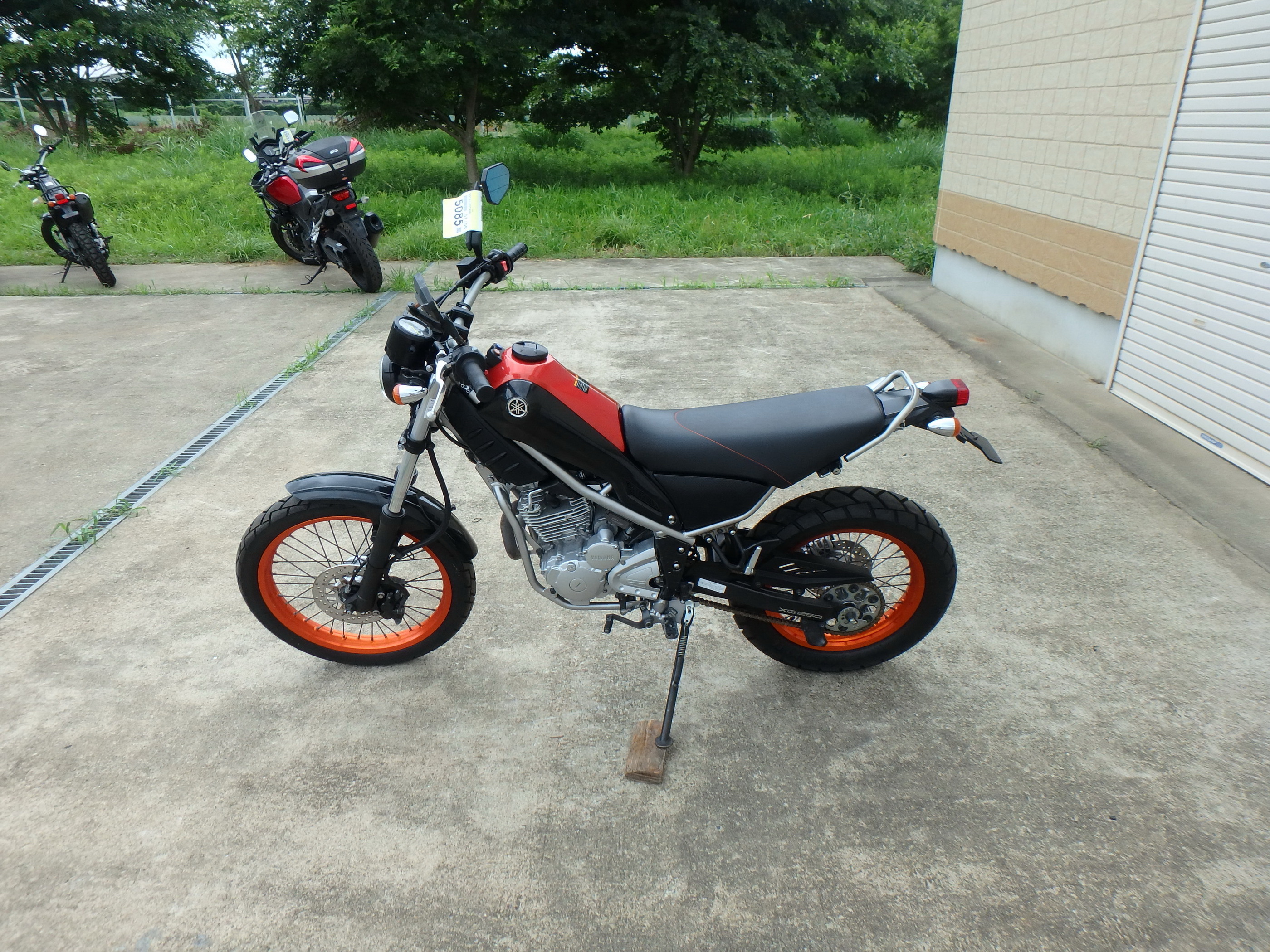 Купить мотоцикл Yamaha XG250 Tricker-2 2016 фото 12