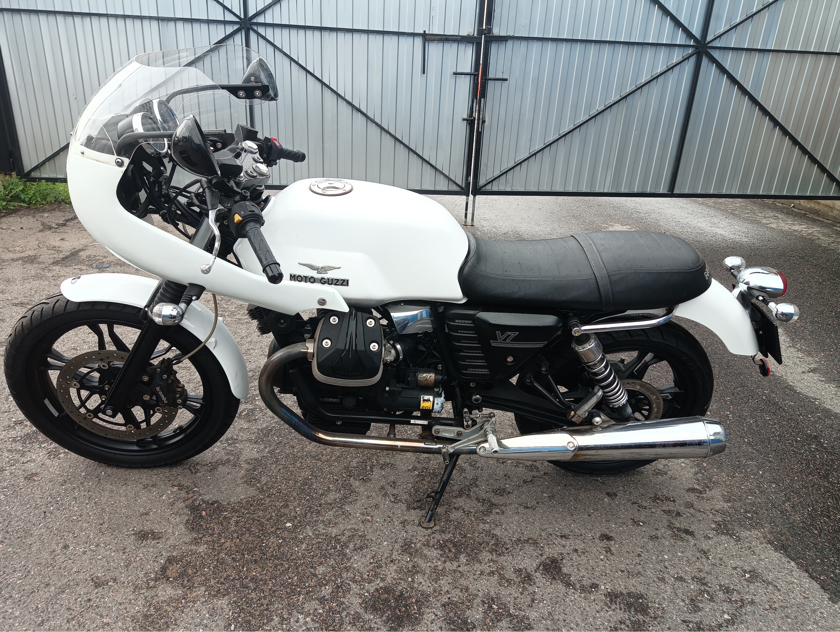 Купить мотоцикл Moto Guzzi V7 Stone 2014 фото 7