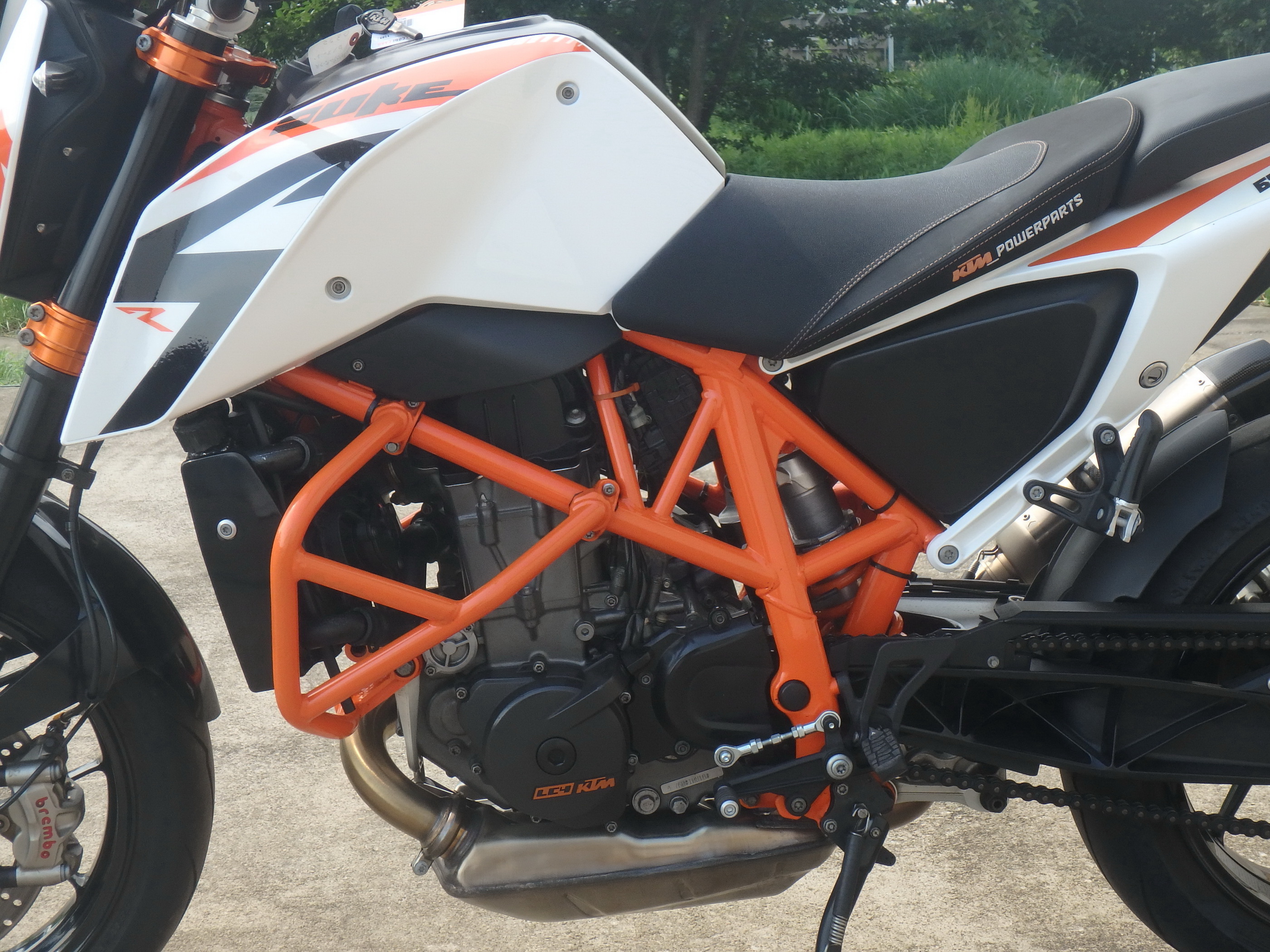 Купить мотоцикл KTM 690 Duke R 2014 фото 15