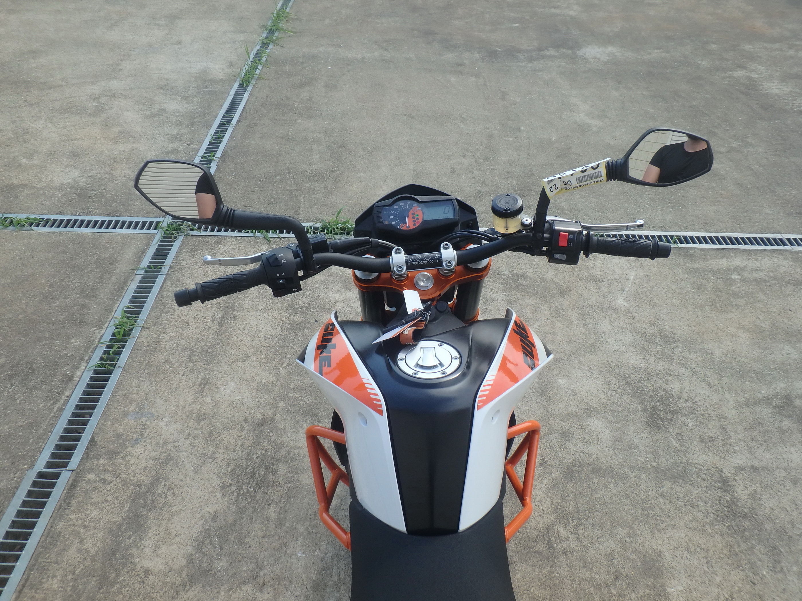 Купить мотоцикл KTM 690 Duke R 2014 фото 22
