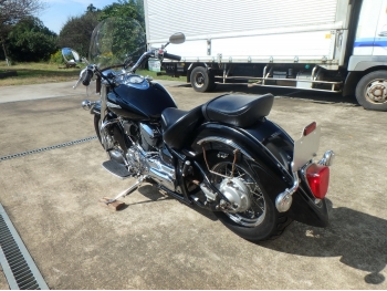     Yamaha XVS1100 DragStar Classic 2007  11