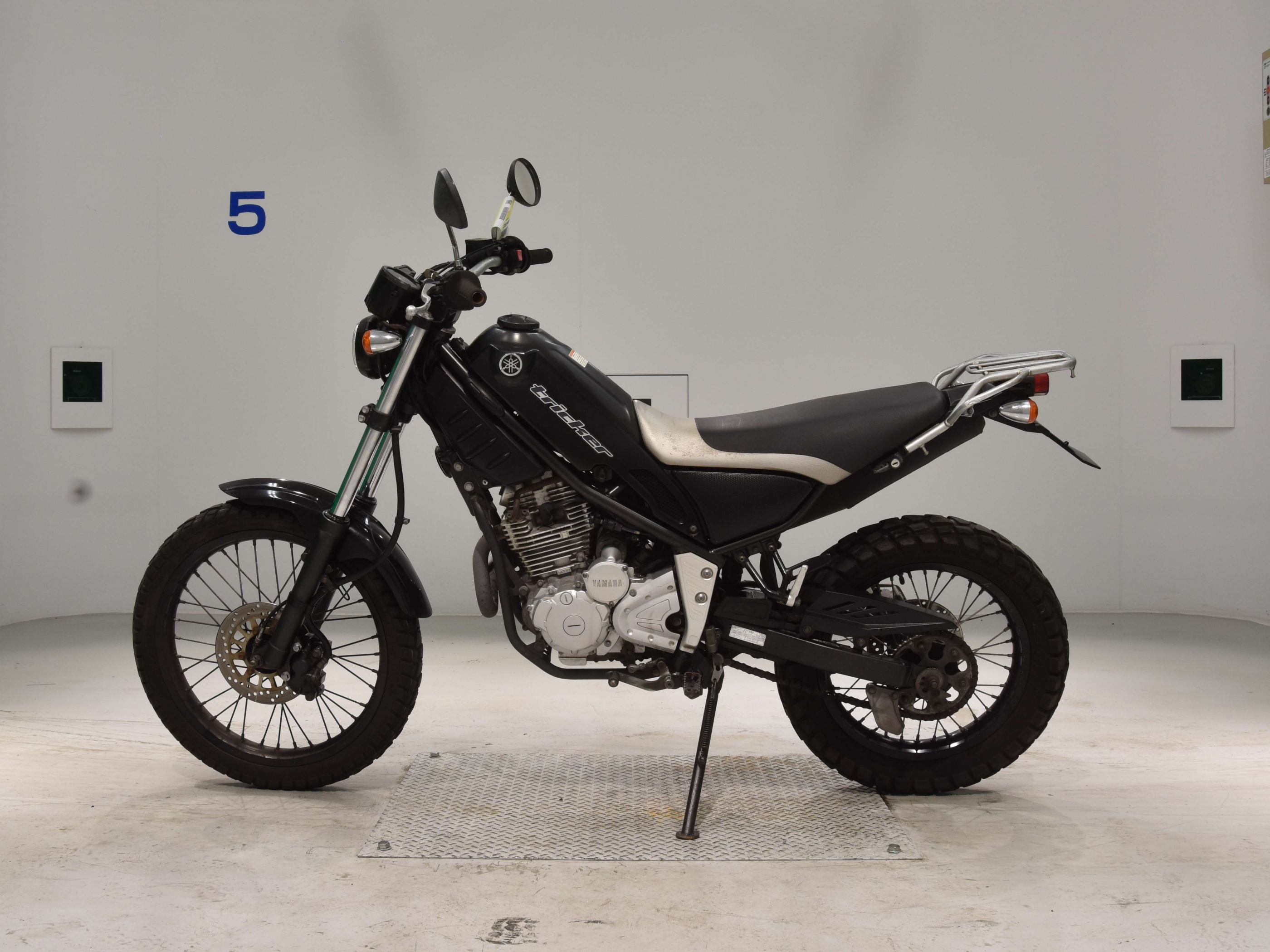 Купить мотоцикл Yamaha XG250 Tricker 2004 фото 1
