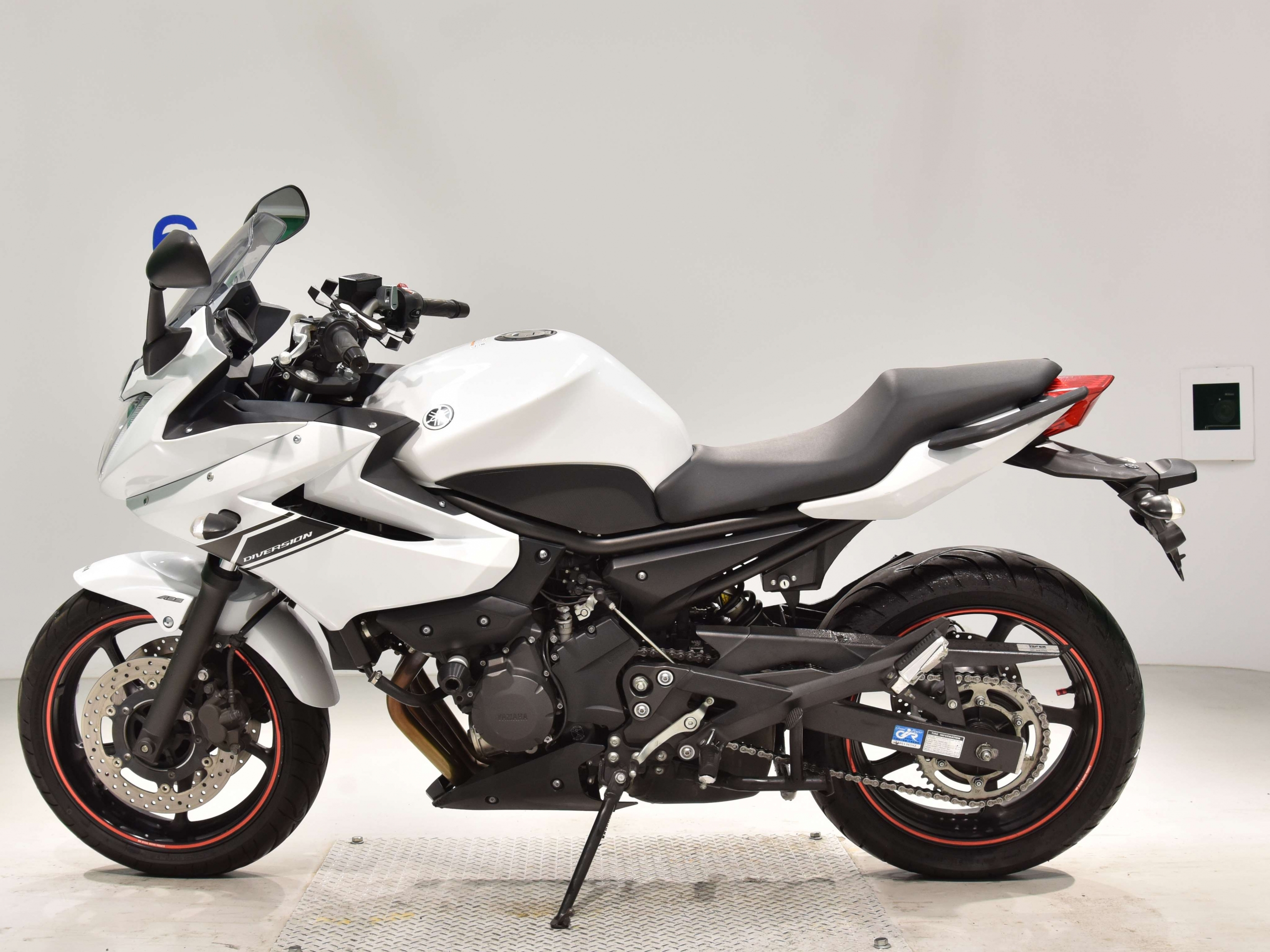 Купить мотоцикл Yamaha XJ6 Diversion A FZ6R ABS 2013 фото 1