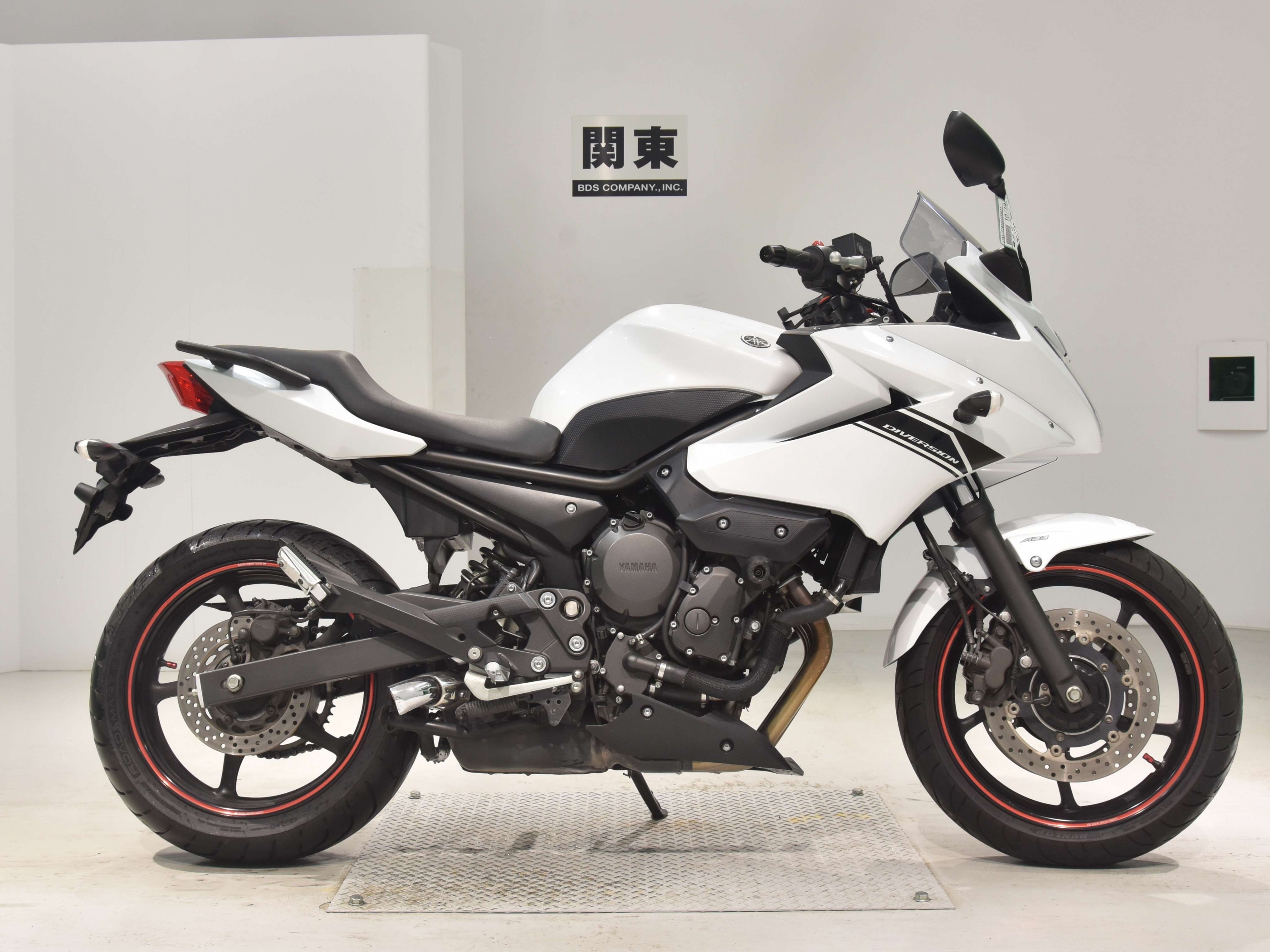 Купить мотоцикл Yamaha XJ6 Diversion A FZ6R ABS 2013 фото 2
