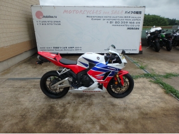     Honda CBR600RR-3 2013  8