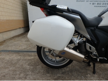     Honda VFR1200FD 2010  17