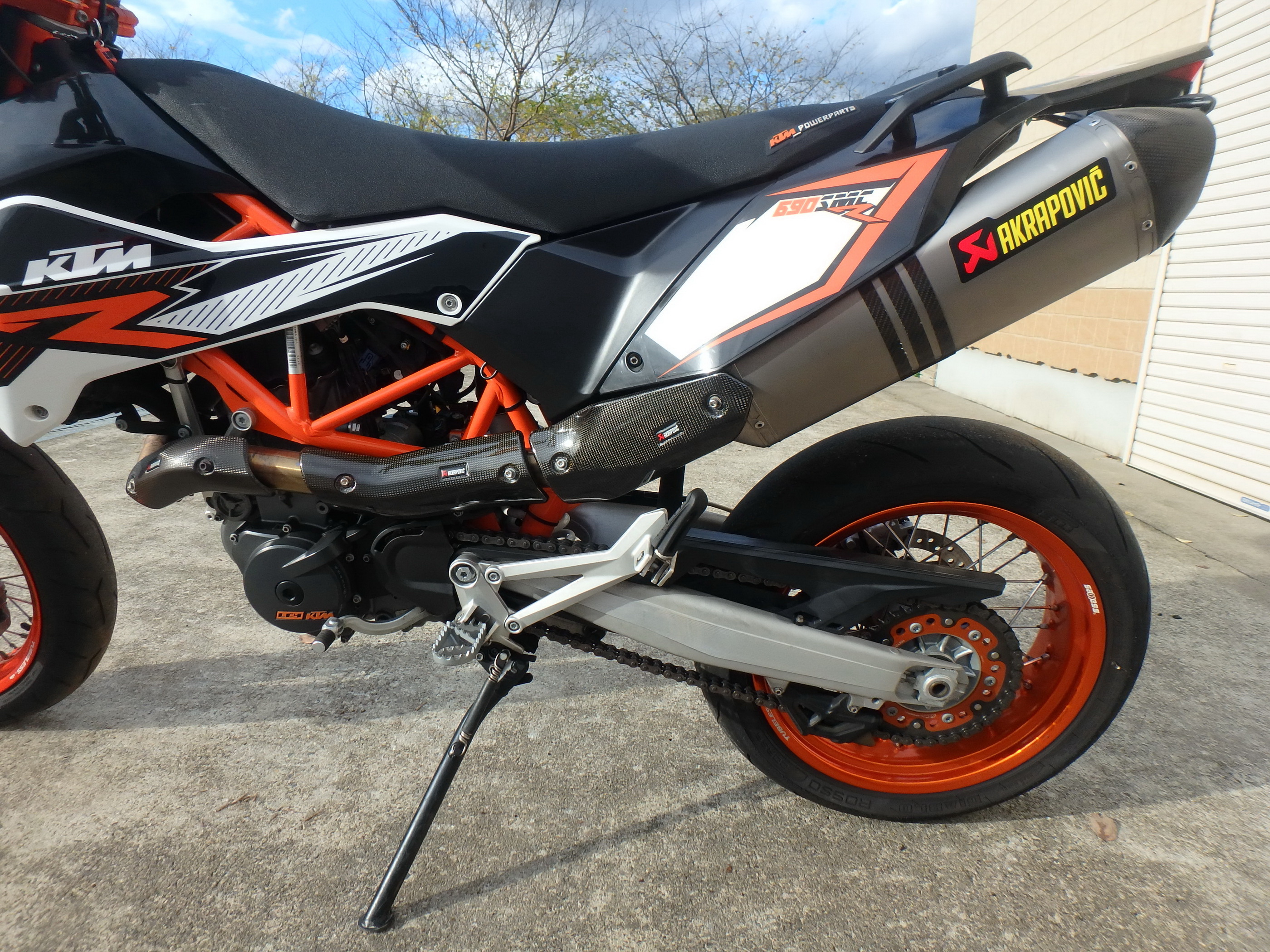 Купить мотоцикл KTM 690 SMC R 2013 фото 16