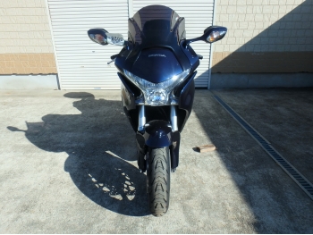     Honda VFR1200FD 2010  6