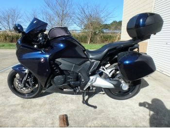     Honda VFR1200FD 2010  12