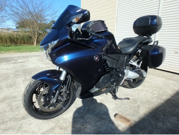     Honda VFR1200FD 2010  13