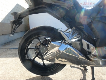     Honda VFR1200FD 2010  19