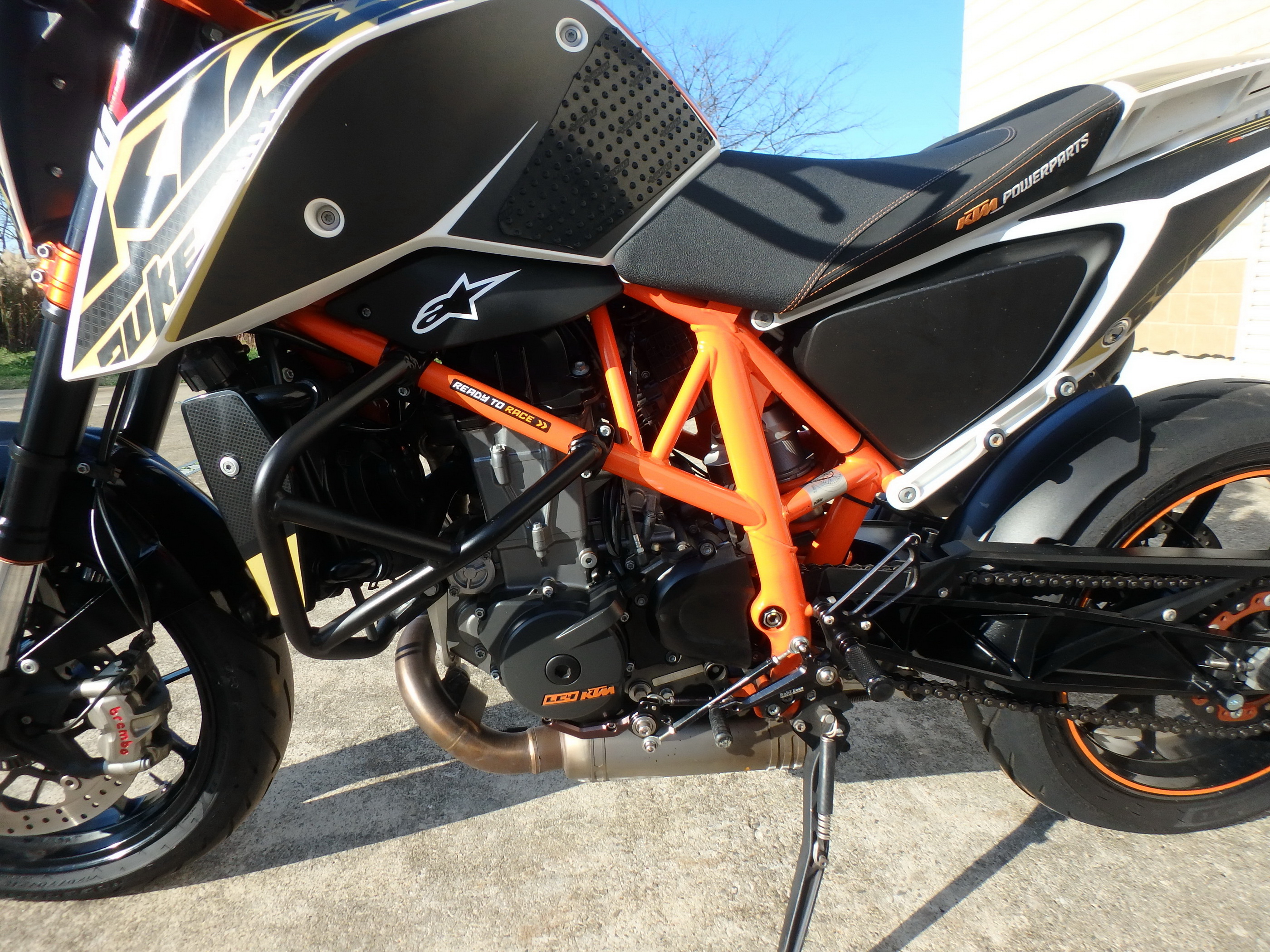 Купить мотоцикл KTM 690 Duke R 2014 фото 15