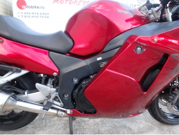     Honda CBR1100XX Super Blackbird 1998  18