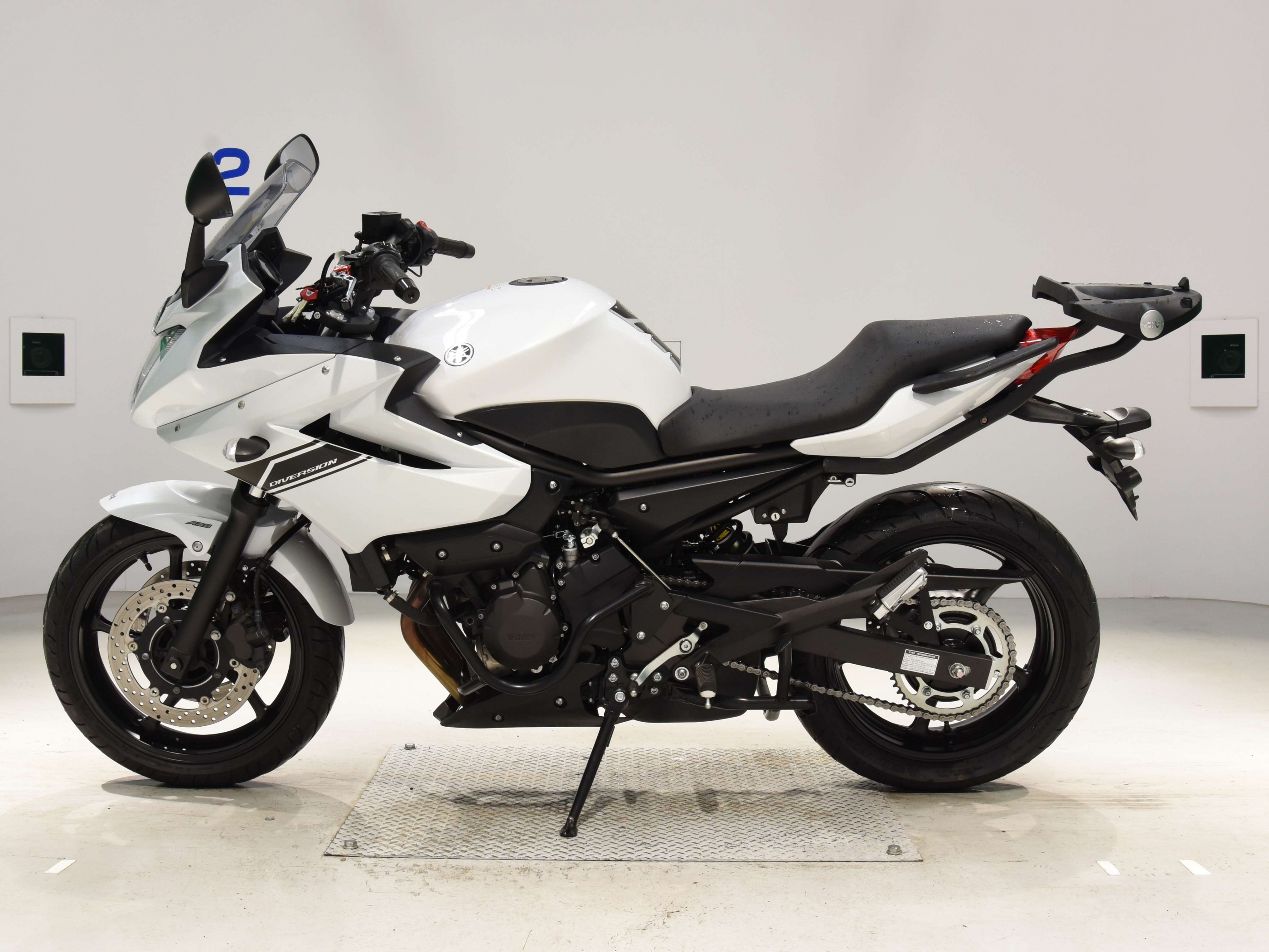 Купить мотоцикл Yamaha XJ6 DIVERSION A FZ6R ABS 2015 фото 1