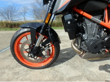     KTM 690 Duke R 2017  14