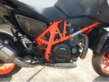     KTM 690 Duke R 2017  18