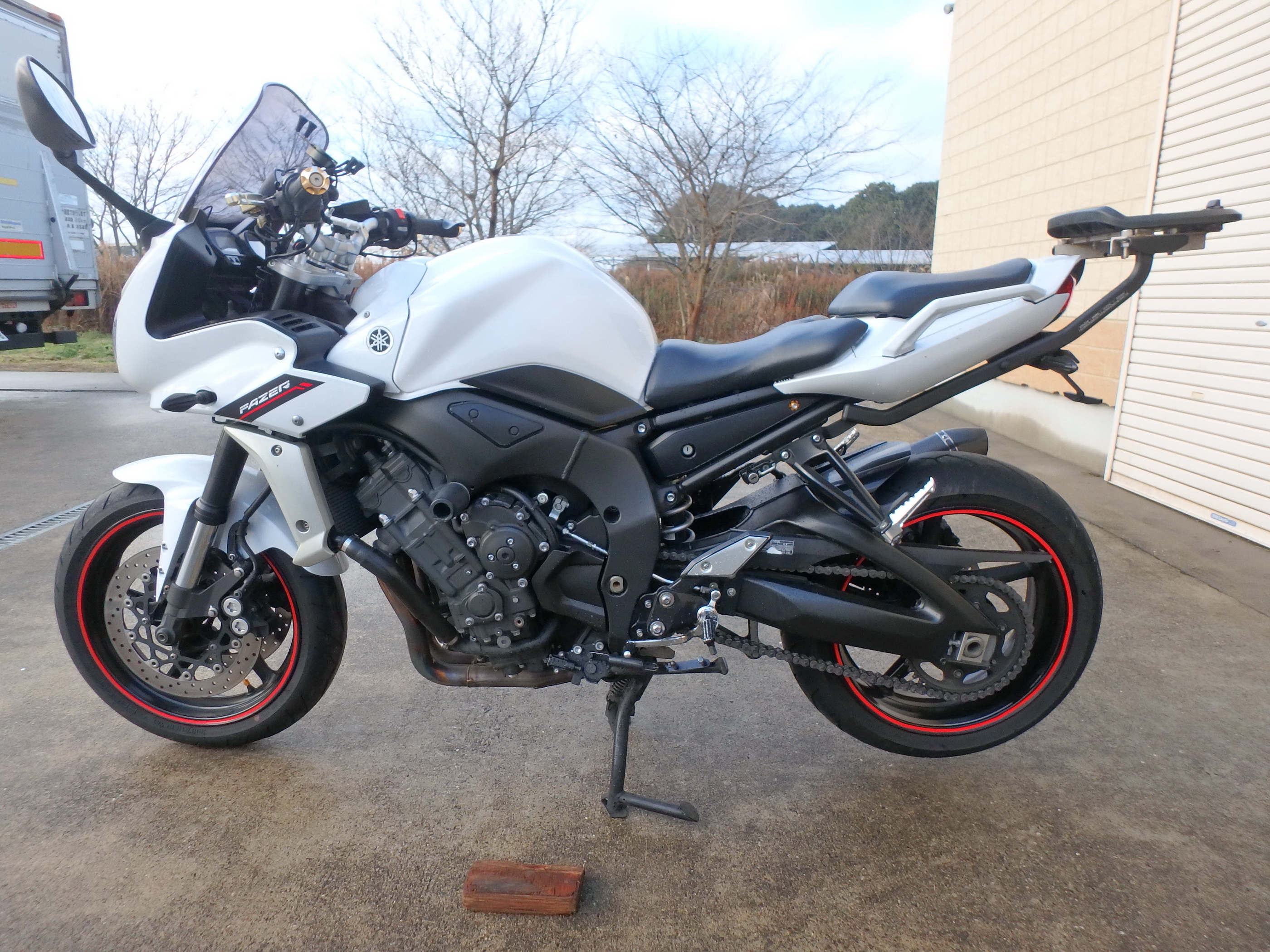 Купить мотоцикл Yamaha FZ-1 Fazer 2013 фото 12