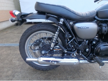     Kawasaki W800-2 Street 2019  17