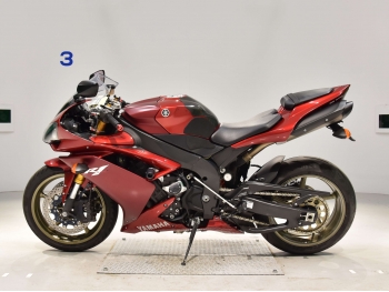     Yamaha YZF-R1 2008  1