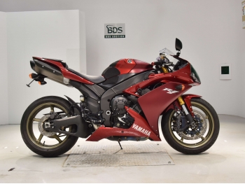     Yamaha YZF-R1 2008  2