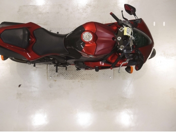     Yamaha YZF-R1 2008  3