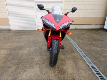    Yamaha YZF-R1 2008  6
