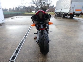     Yamaha YZF-R1 2008  10