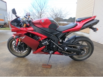    Yamaha YZF-R1 2008  12