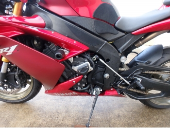     Yamaha YZF-R1 2008  15