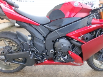     Yamaha YZF-R1 2008  18