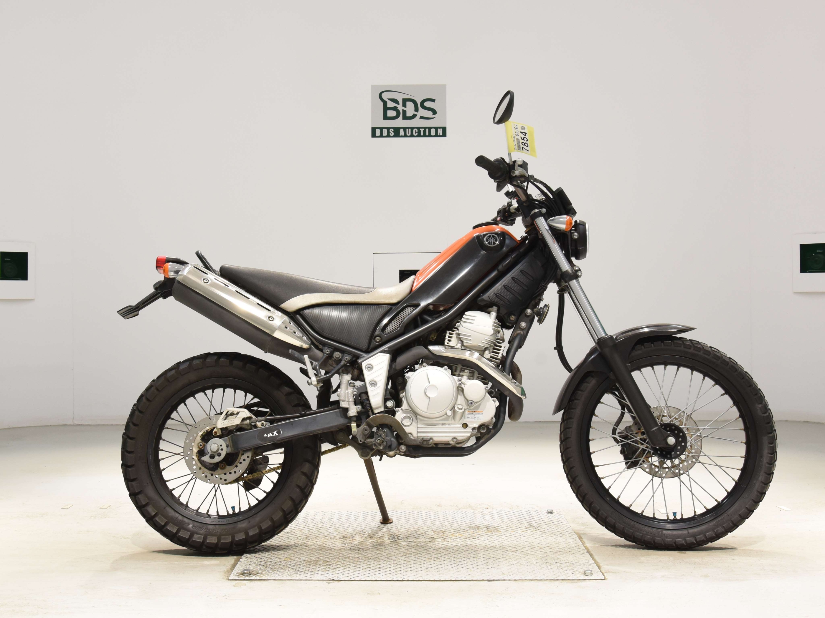 Купить мотоцикл Yamaha XG250 Tricker 2004 фото 2