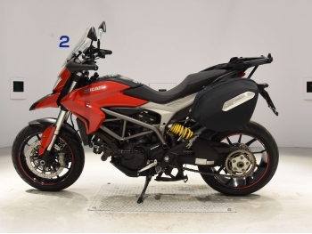     Ducati Hyperstrada820 2013  1