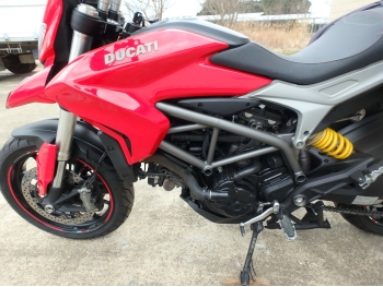     Ducati Hyperstrada820 2013  15