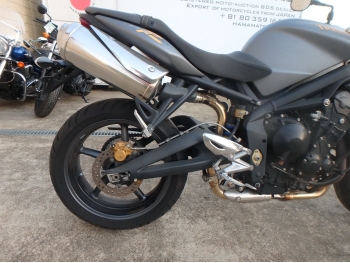     Triumph Street Triple R 2009  17