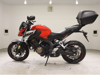 �������� �� ������ �������� Honda CB650F Hornet 2017 ���� 1