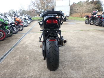     Yamaha FZ-1 Fazer 2014  10