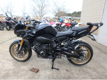     Yamaha FZ-1 Fazer 2014  12