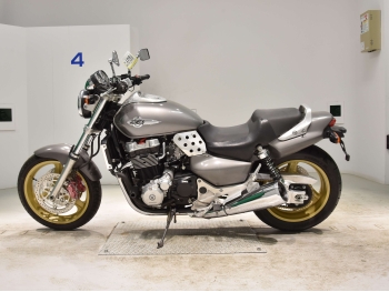 �������� �� ������ �������� Honda X4 1997 ���� 1