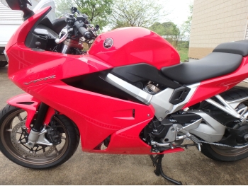     Honda VFR800F Interceptor 2015  15