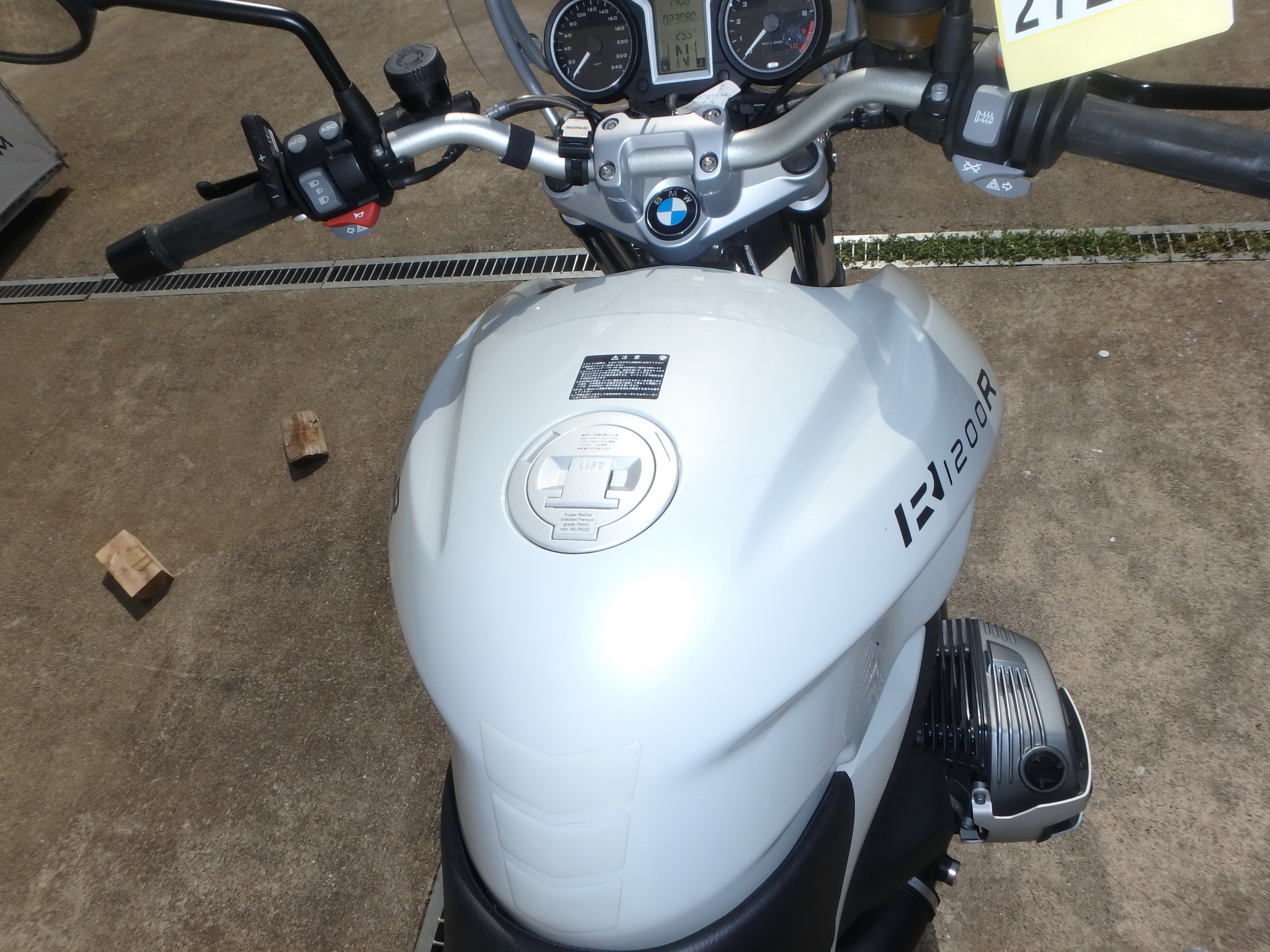 Купить мотоцикл BMW R1200R 2012 фото 22