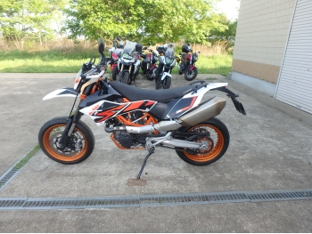     KTM 690 SMC R 2017  9