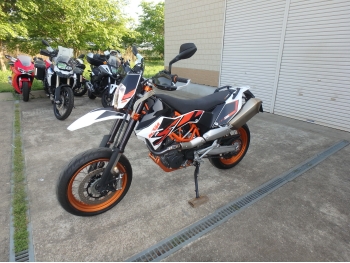     KTM 690 SMC R 2017  10